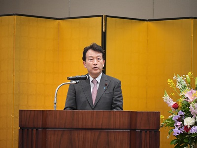 農林水産大臣の祝辞を代読する笹川農林水産副大臣