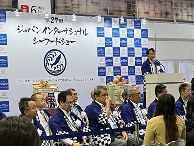 祝辞を述べる笹川農林水産副大臣