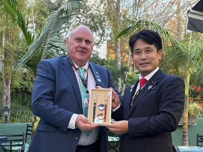 ノエル・グリーリッシュ・アイルランド農業・食料・海洋省国務大臣と会談する滝波農林水産副大臣