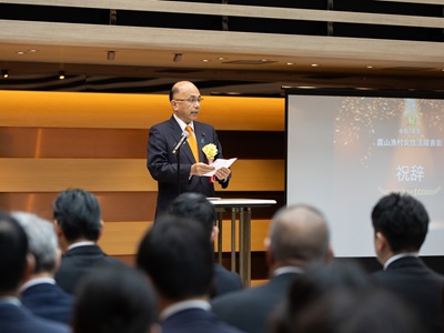 祝辞を述べる根本農林水産副大臣