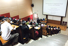 マレーシアプトラ大学での寄附講座の様子の写真