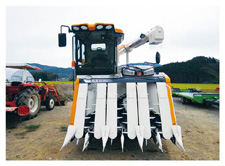 コンバインの写真