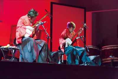 「JAPAN DAY スペシャルライブ2015」では、吉田兄弟など豪華アーティストが共演