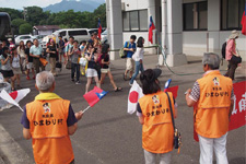 台湾客を乗せたバスが到着