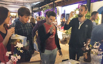 スペイン・イビザ島での道産酒の展示会。輸出の足掛かりに