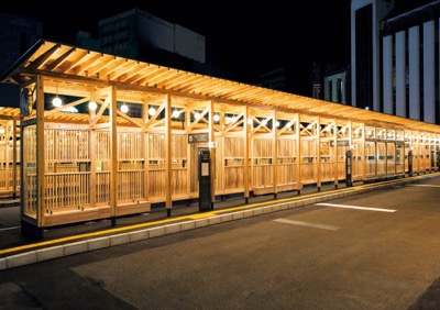 秋田駅西口バスターミナル(秋田県秋田市)