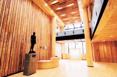 西条市役所(愛媛県西条市)