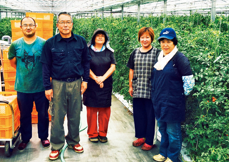 船田秋美津統括部長（左から2人目）とJAおおふなとアグリサービスのみなさん