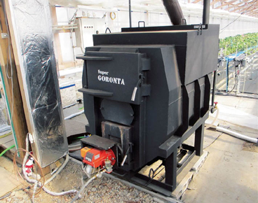 薪ストーブで灯油の暖房機並みの保温効果が得られた。「薪を自己調達できるならコストをかなり削減できます」(川村さん)