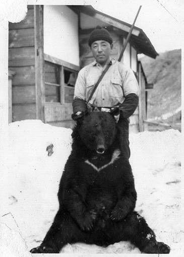 八木沢集落最後のマタギ、佐藤良蔵さん