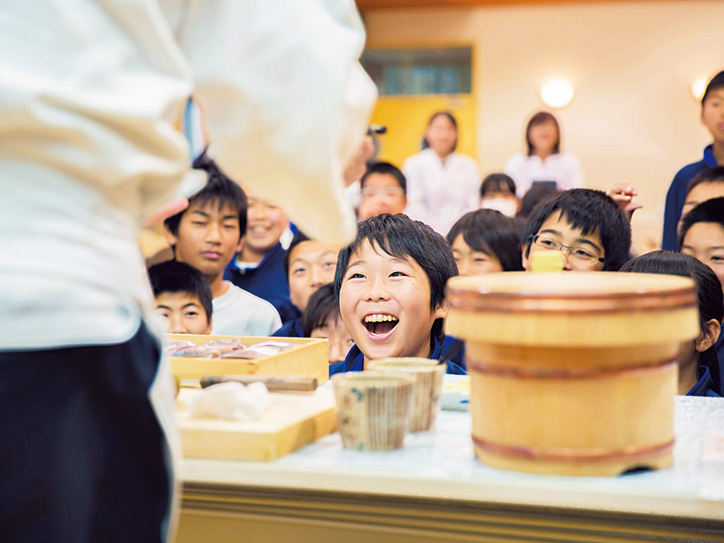もっと「ごはん」を!学校給食を通じて和食文化を子どもたちへ