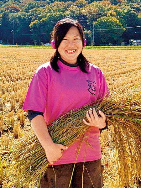 黒田亜子さんは小学2年生の娘を持つお母さん。普段はオペレーターを担当