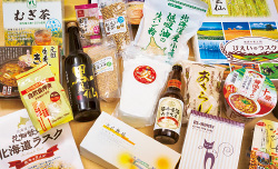 国産麦の需要拡大に向けた研究にも従事。研究室には国産麦を使用した商品が日本各地から集まる