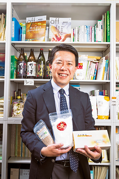 農林水産政策研究所総括上席研究官(農業・農村領域)吉田行郷さん/1985年、農林水産省入省。96~99年、JETRO(日本貿易振興機構)ロンドンセンター駐在。2005年より、農林水産政策研究所にて国産麦の需給および流通、農業分野での障がい者就労などについて研究。15年3月より農学博士