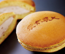 笑友(エミュー)生どら焼き