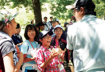 大会2日目は森林体験活動も実施された。