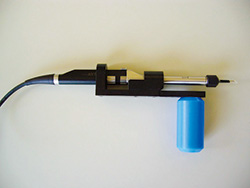 雌雄鑑別内視鏡カメラ。USBで直接パソコンと接続させ、ライブ画像の表示や静止画・動画の記録も可能。