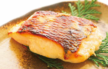 準グランプリ魚々錦会の「マダイの塩麹焼き」。