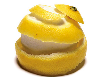 日向夏などはリンゴのようにむくとうまくいく。