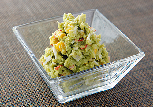 きれいな緑色で味はまろやか。抹茶をマヨネーズで溶いて混ぜるのがコツ。