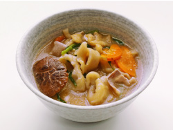 だご汁は、九州地方の郷土料理。