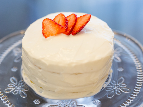 水切りヨーグルトのホールケーキ