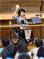 東京2020オリンピック・パラリンピック競技大会関連の業務や講演活動など、精力的に活動している。