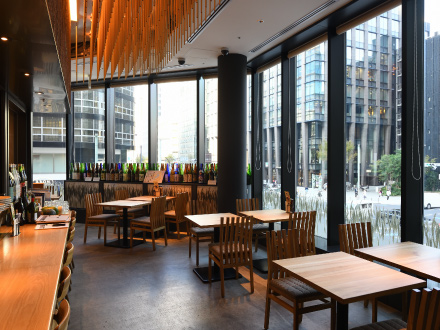 滋賀の名物や地酒が楽しめるレストラン