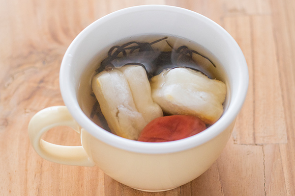 塩昆布と梅の餅スープ