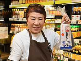 海産物や酒が豊富にそろう！「まるごと高知」