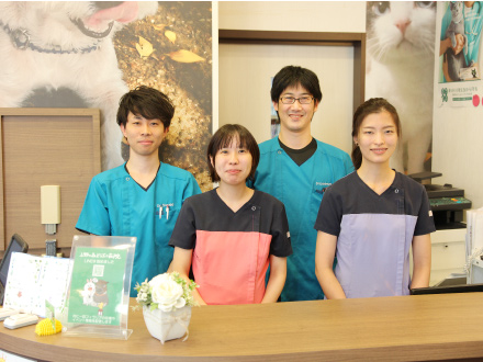 スタッフは獣医師が常勤4名・非常勤2名、動物看護師7名、トリマー4名。