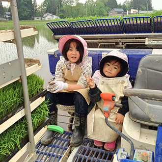 さまざまな活躍をしてくれる林崎さんの愛車ともいえるトラクター。