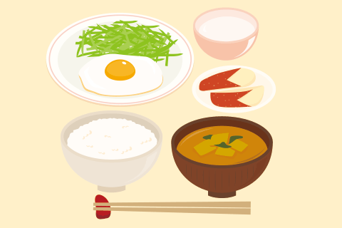 写真：ご飯（主食）、かぼちゃの味噌汁（副菜）、目玉焼き（主菜）、ヨーグルト（牛乳・乳製品）、りんご（果物）