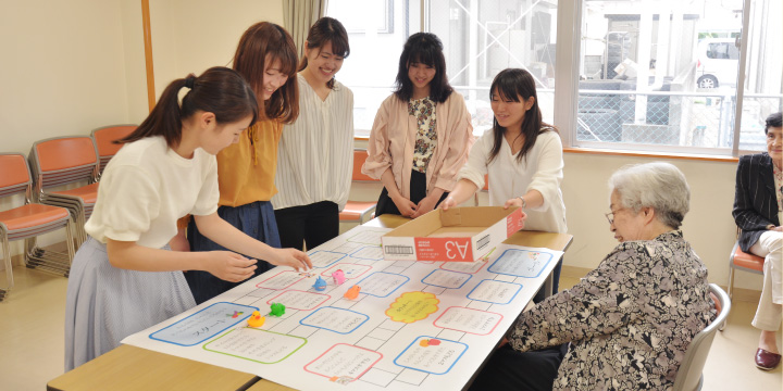 写真：美作大学 食品ロス削減サークルの学生さん