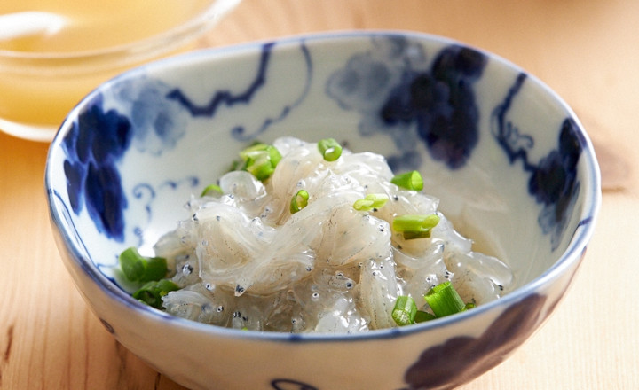 写真：生しらすの白ポン酢がけ