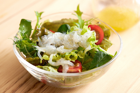 写真：サラダ仕立てに盛り付け