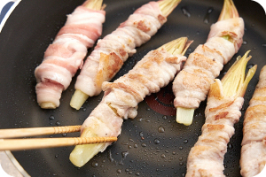 写真:フライパンで焼く