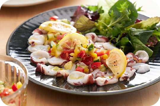 写真:ミズダコの塩レモンカルパッチョ