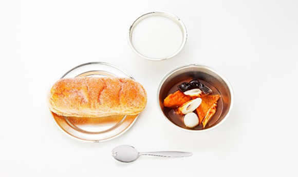 写真：アルマイト食器