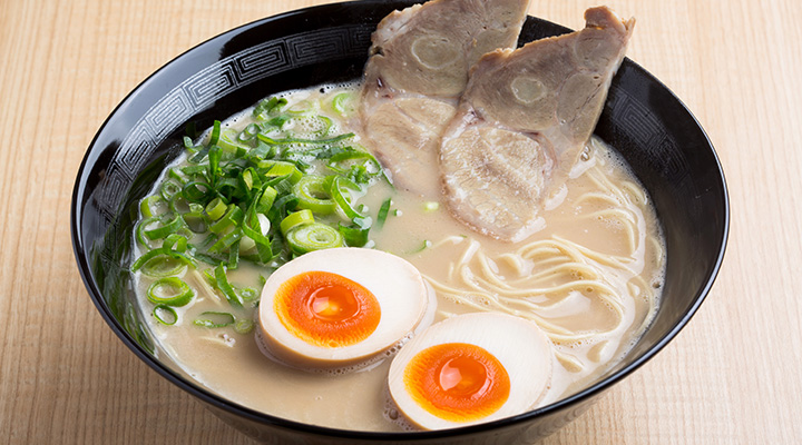 写真:豚骨ラーメン