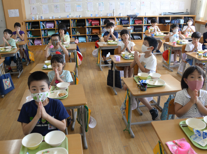 写真：給食の様子