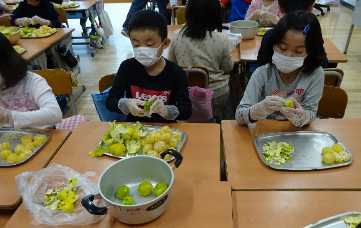写真:福来みかんの給食の様子