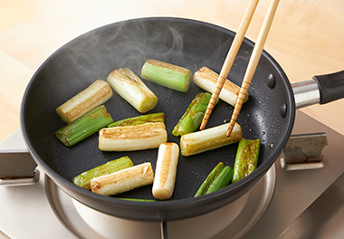 写真：弱めの中火で5分ほど炒める