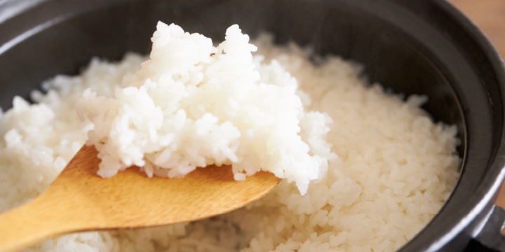 写真:炊き立てのご飯