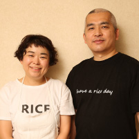 写真:シライジュンイチさん しらいのりこさん