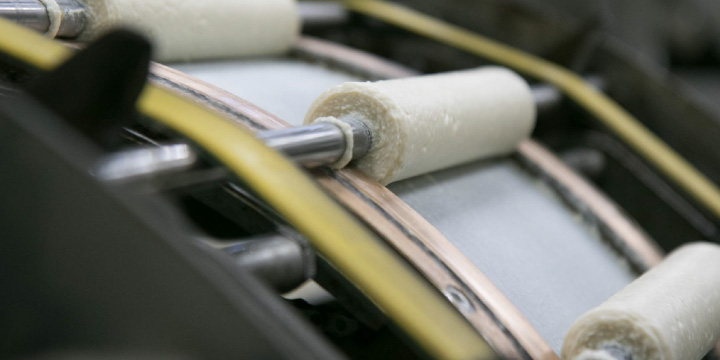 写真：とうふちくわ製造工程