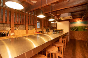 写真:ショップ&バー