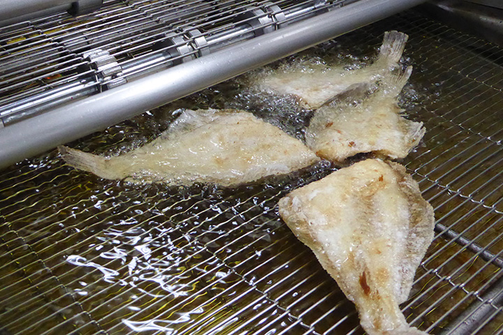 写真:地場産赤ガレイのフライ