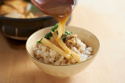 写真：麦飯にかけて麦菜飯風にするのもおすすめ