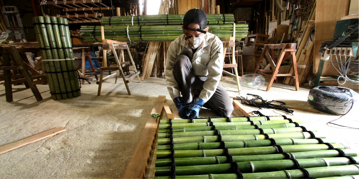 写真：井戸蓋の製作